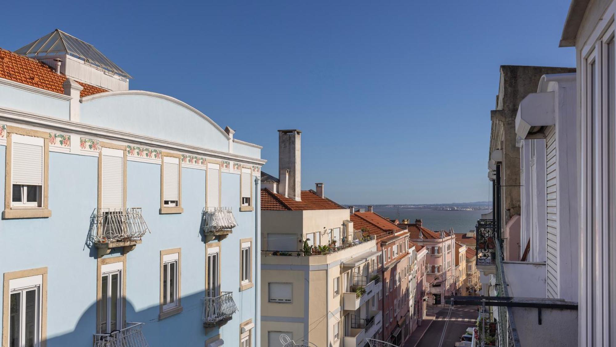 Classic Topfloor Apartment By Lovelystay Lisbon Exterior photo