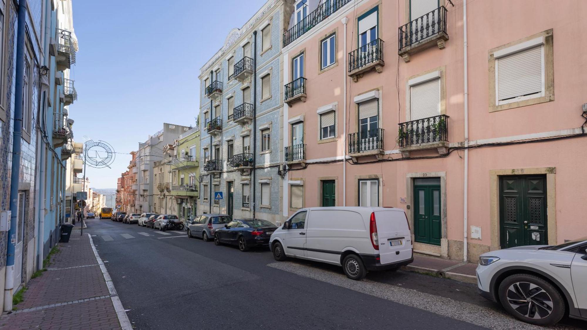 Classic Topfloor Apartment By Lovelystay Lisbon Exterior photo
