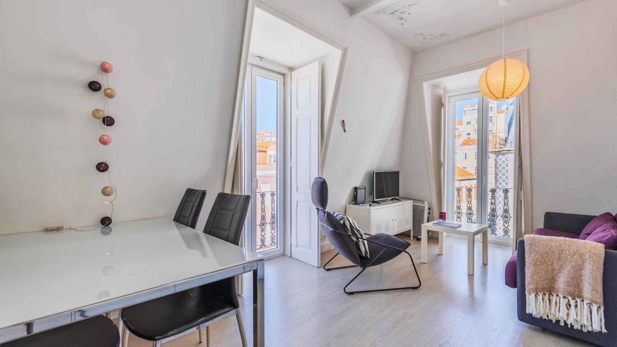 Classic Topfloor Apartment By Lovelystay Lisbon Exterior photo
