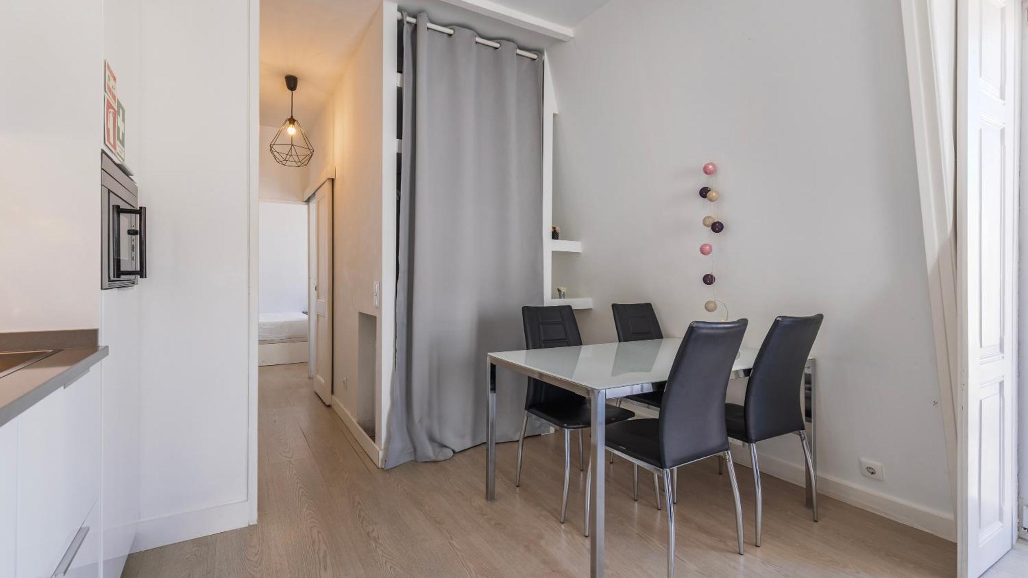 Classic Topfloor Apartment By Lovelystay Lisbon Exterior photo